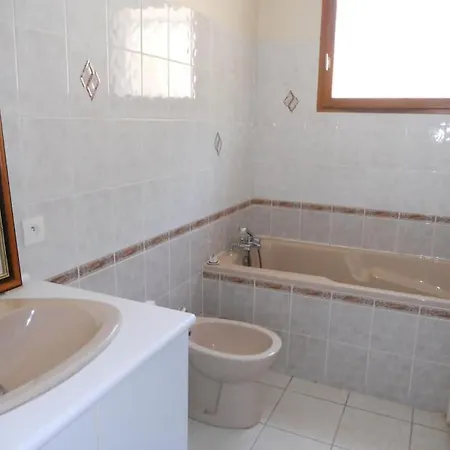 Holiday home Dans Quartier Residentiel - V06493